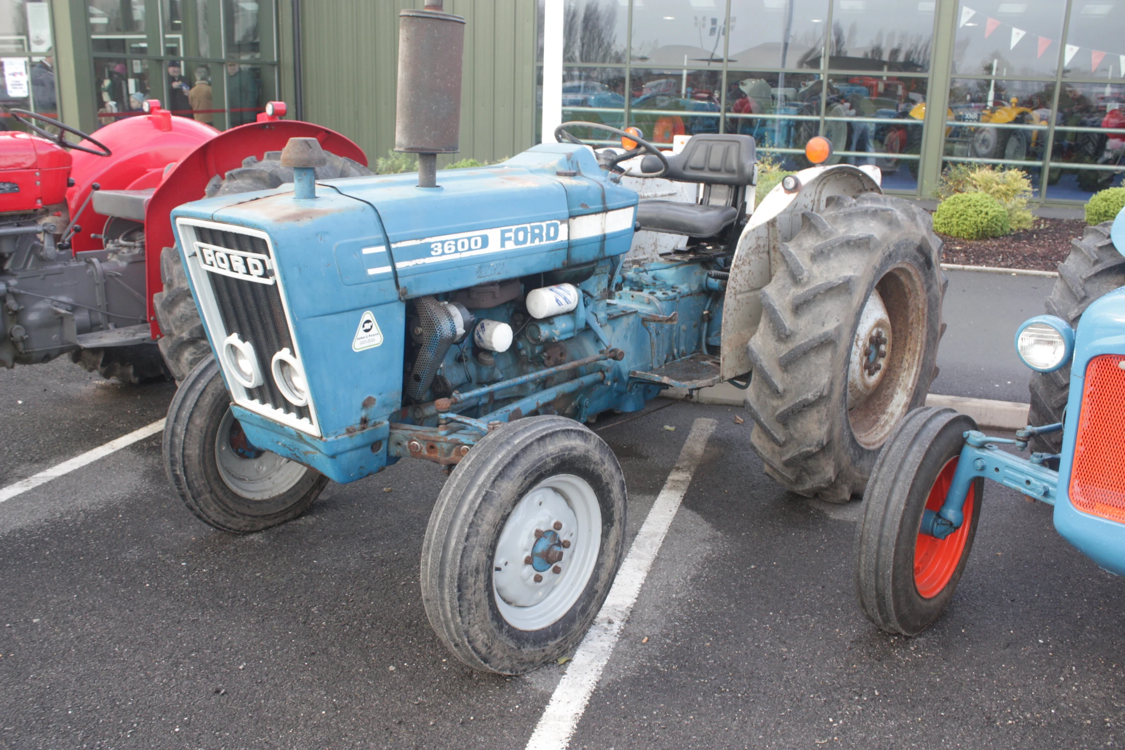 Ford 3600 - Tractor & Construction Plant Wiki - The classic vehicle and