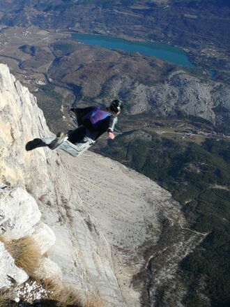 Wingsuit flying