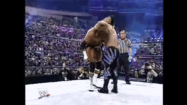 http://static1.wikia.nocookie.net/__cb20130612230449/prowrestling/images/b/be/Benoit_snap_suplex.gif