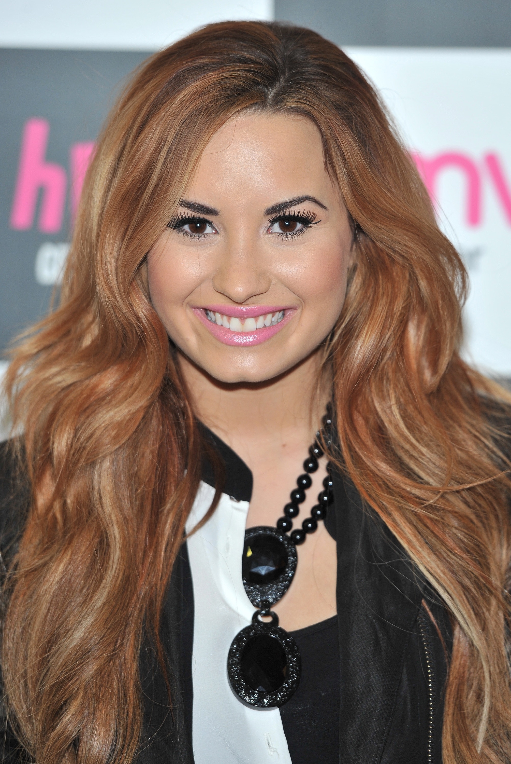 http://static1.wikia.nocookie.net/__cb20130710195043/gameshows/images/6/6d/Demi-lovato-x-factor.jpg