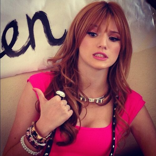 500px-Bella-thorne-awkward-face-queen.jp