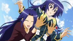 Maguro "greets" Medaka