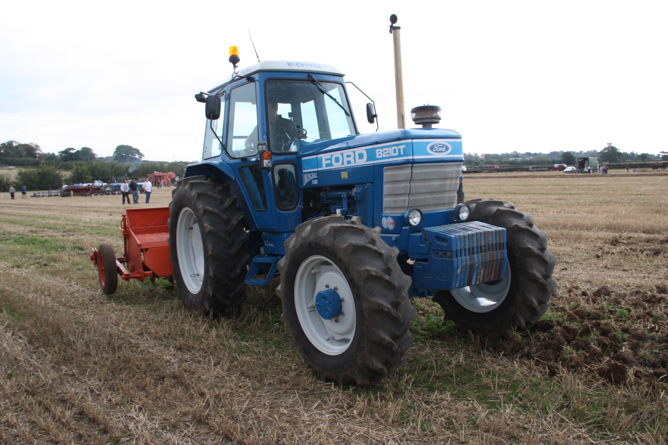 Ford 8210 tractor specification