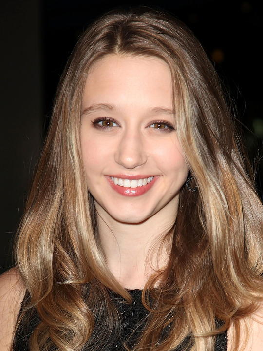 Next photo of Taissa Farmiga